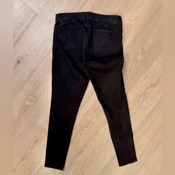 Democracy Women's Black Skinny Jeans - Picture 3 of 3